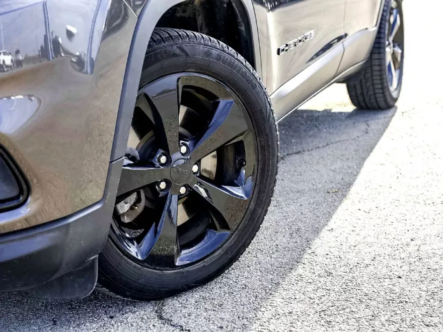 2020 Jeep Cherokee Altitude photo 1