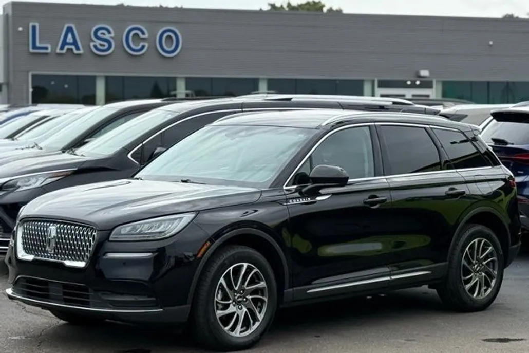 2022 Lincoln Corsair Standard photo 1