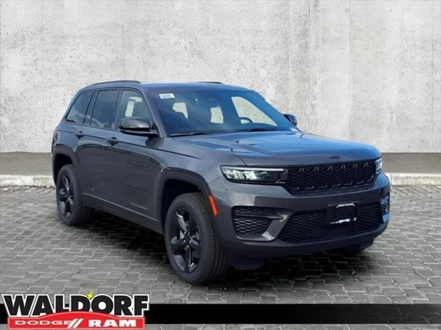 2025 Jeep Grand Cherokee Limited photo 1