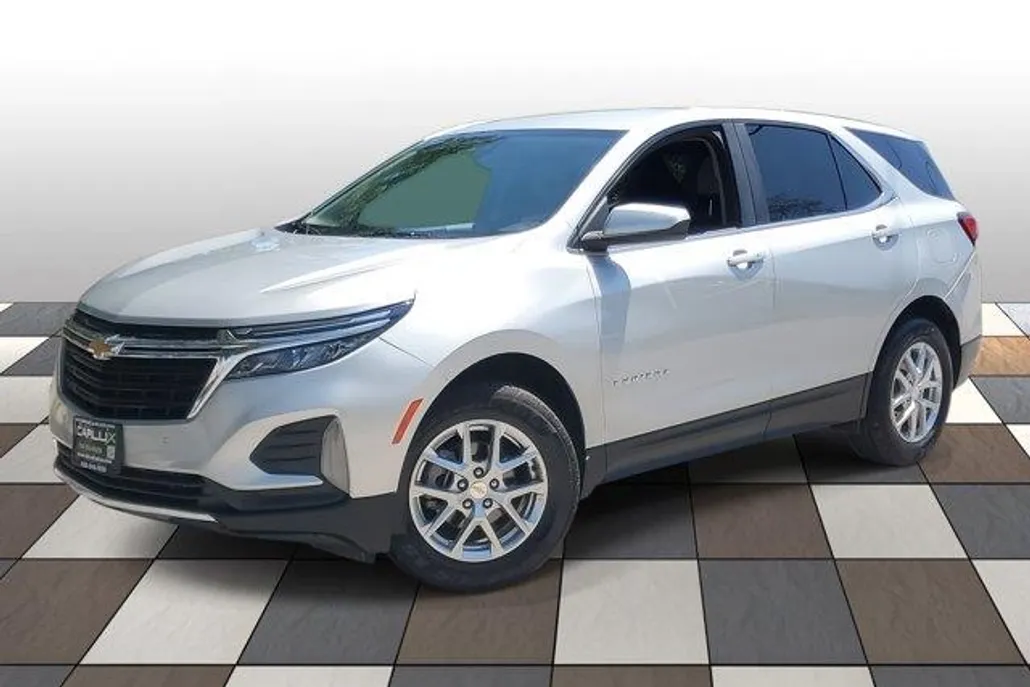 2022 Chevrolet Equinox LT photo 1