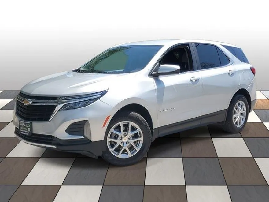 2022 Chevrolet Equinox LT photo 1