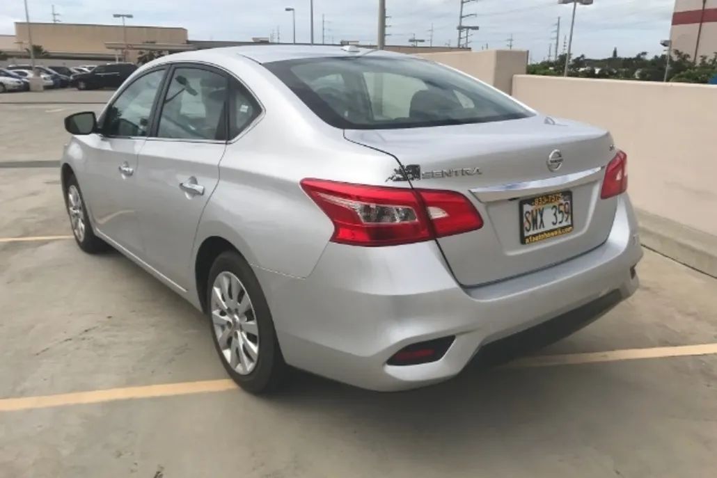 2016 Nissan Sentra SV photo 1