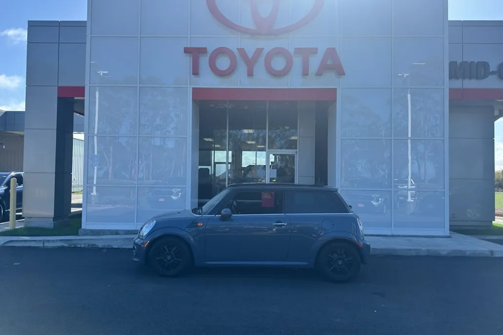 2013 Mini Cooper 2 Door Hardtop photo 1