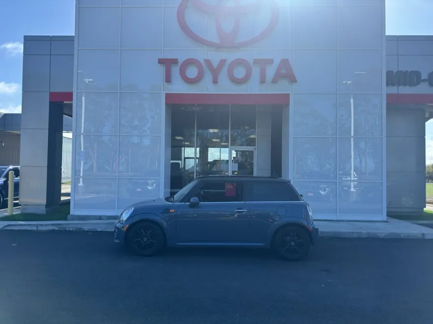 2013 Mini Cooper 2 Door Hardtop photo 1