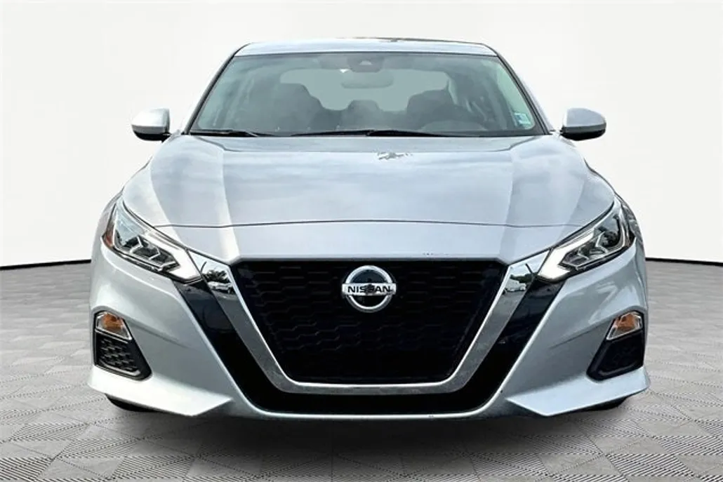 2022 Nissan Altima 2.5 SV photo 1