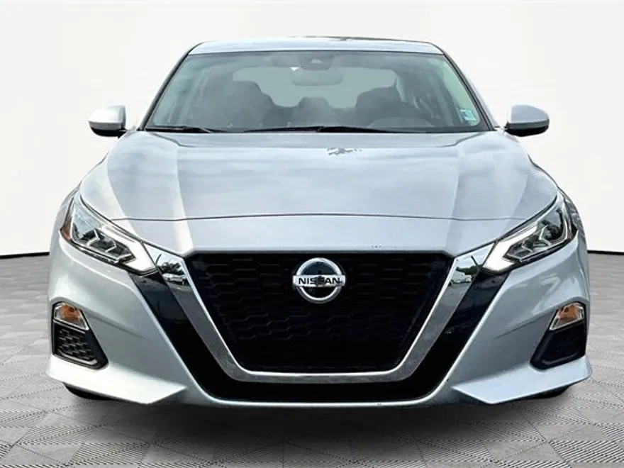 2022 Nissan Altima 2.5 SV photo 1