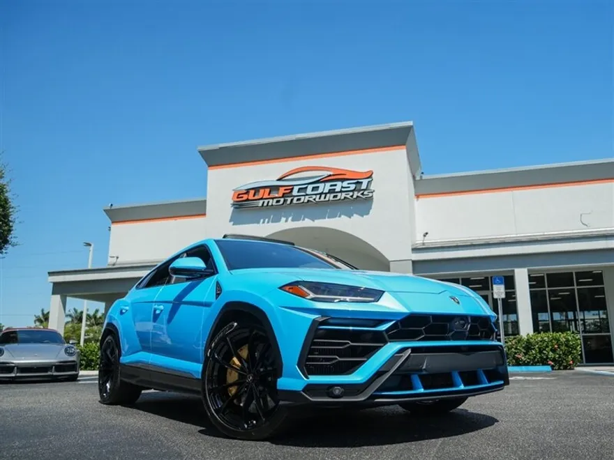 2022 Lamborghini Urus photo 1