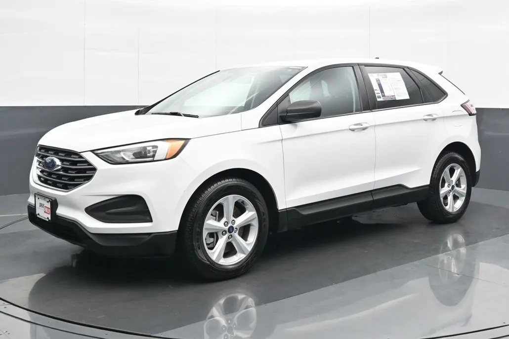 2021 Ford Edge SE photo 1