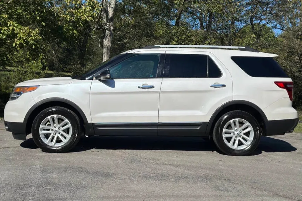 2013 Ford Explorer XLT photo 1
