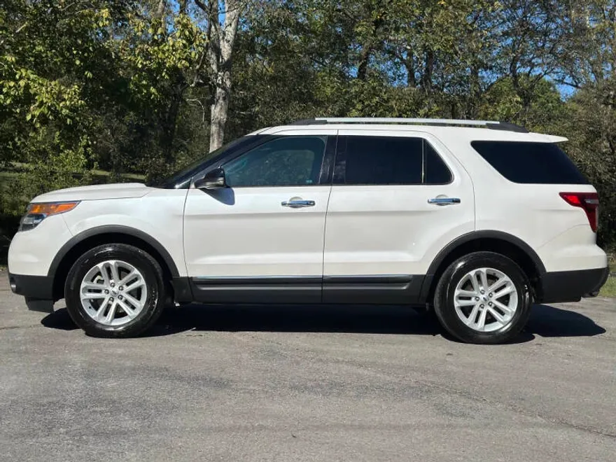 2013 Ford Explorer XLT photo 1