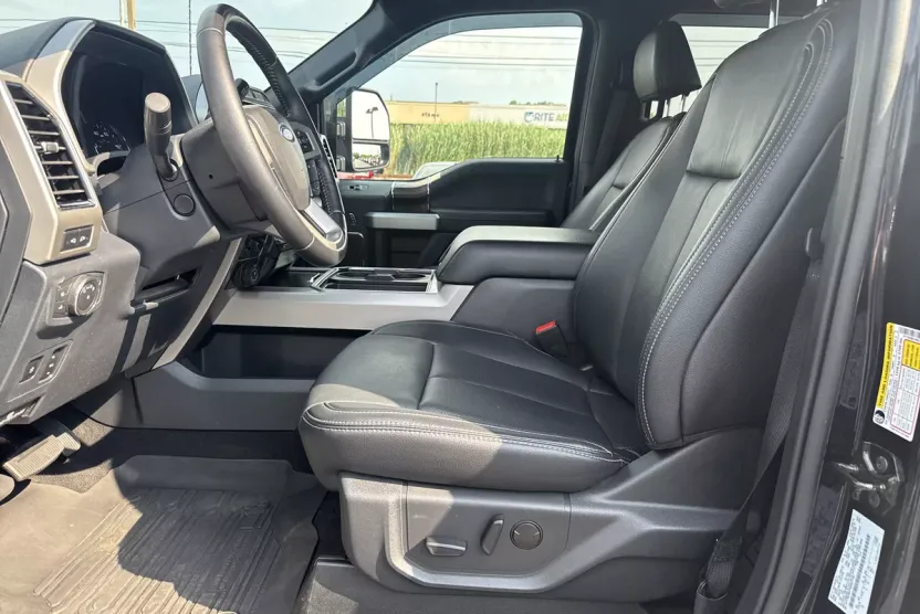2022 Ford F-250 Lariat photo 1