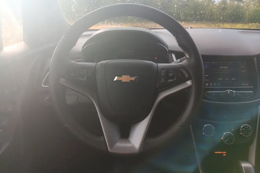 2022 Chevrolet Trax LT photo 1