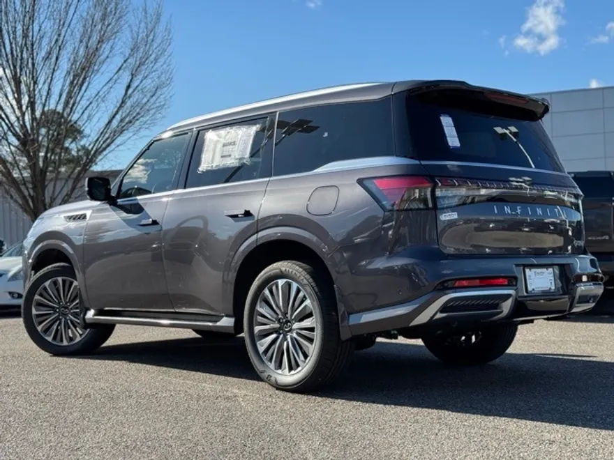 2025 Infiniti QX80 Luxe photo 1