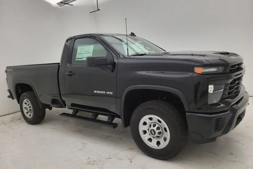 2025 Chevrolet Silverado 2500HD photo 1