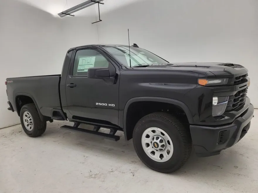 2025 Chevrolet Silverado 2500HD photo 1