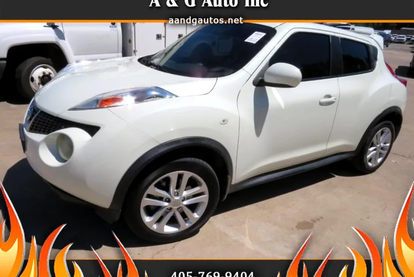 2011 Nissan Juke S photo 1