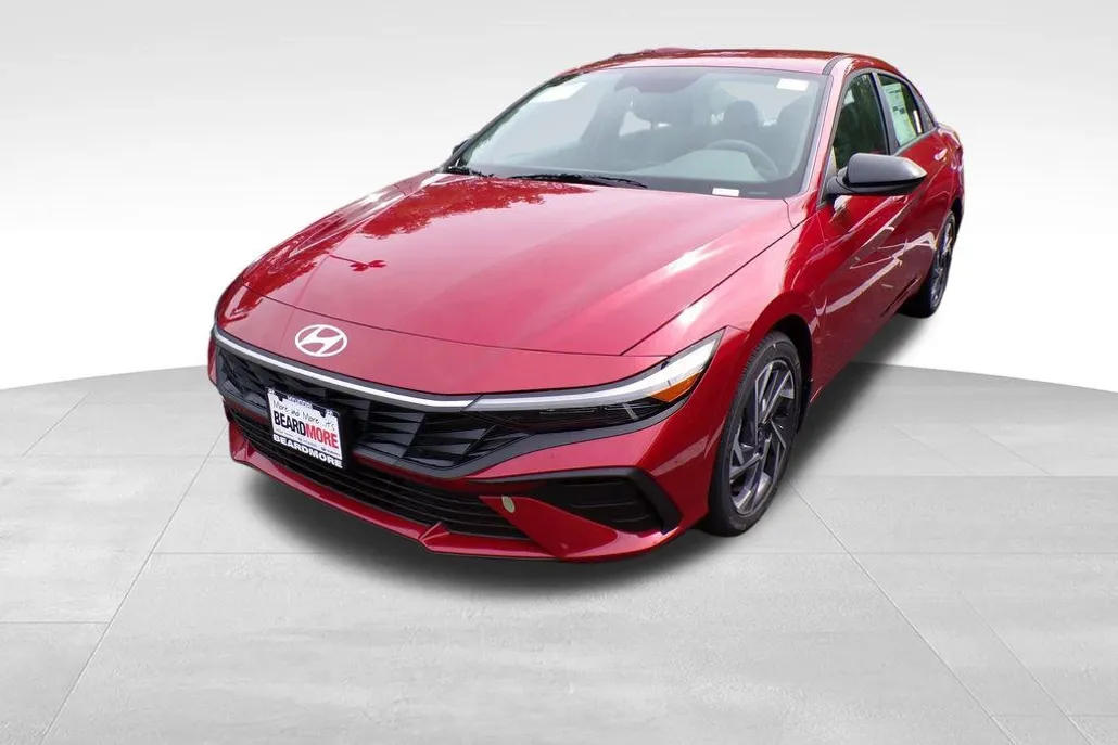 2025 Hyundai Elantra SEL Sport photo 1