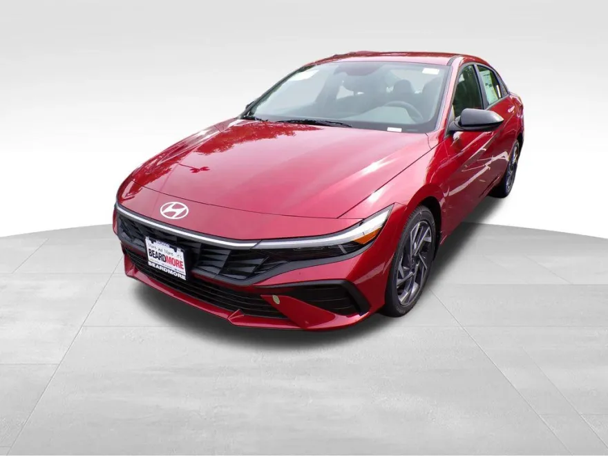 2025 Hyundai Elantra SEL Sport photo 1