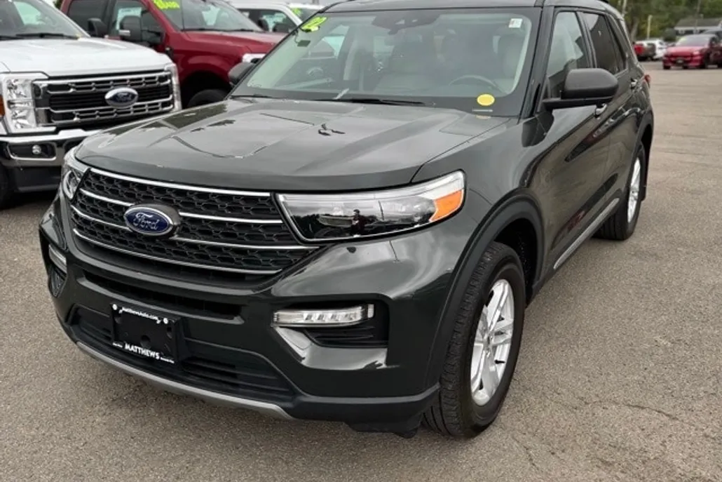 2022 Ford Explorer XLT photo 1