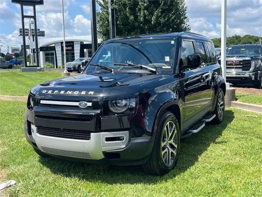 2024 Land Rover Defender 110 S photo 1