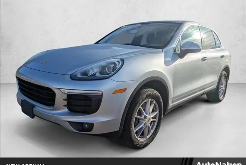 2016 Porsche Cayenne Base photo 1