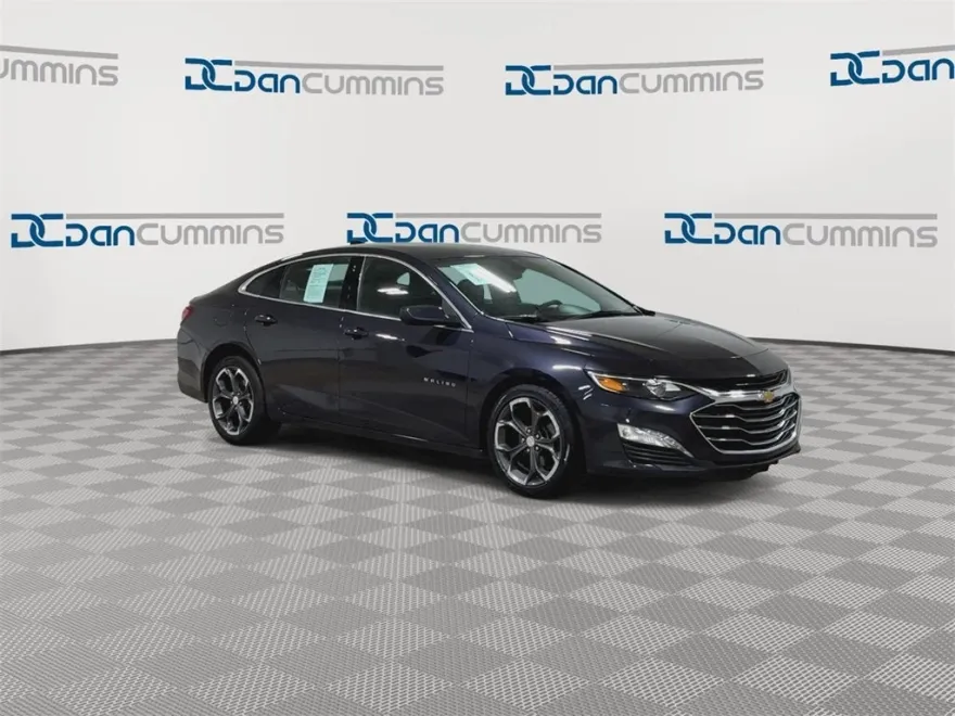 2022 Chevrolet Malibu 1LT photo 1