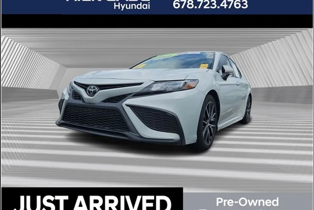 2023 Toyota Camry SE photo 1