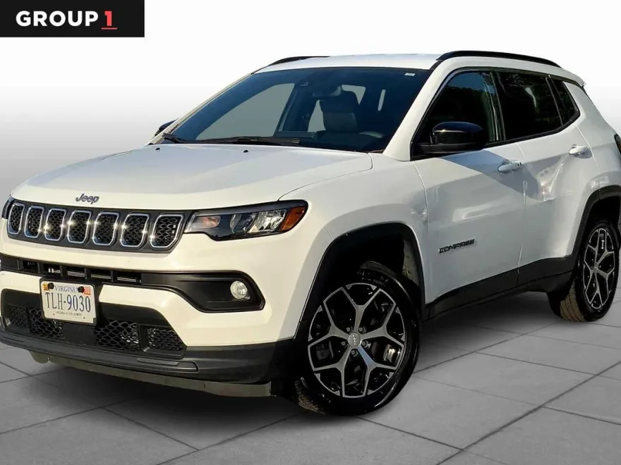 2024 Jeep Compass Latitude photo 1