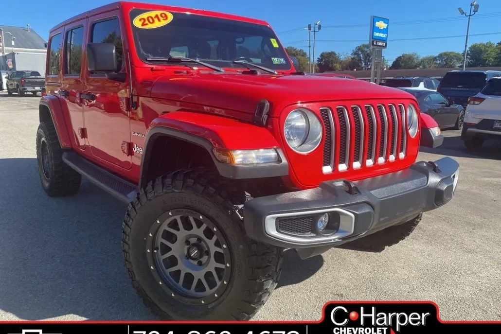 2019 Jeep Wrangler Unlimited Sahara photo 1