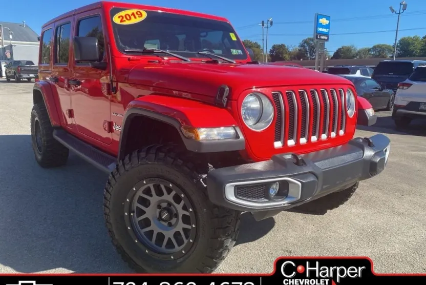 2019 Jeep Wrangler Unlimited Sahara photo 1