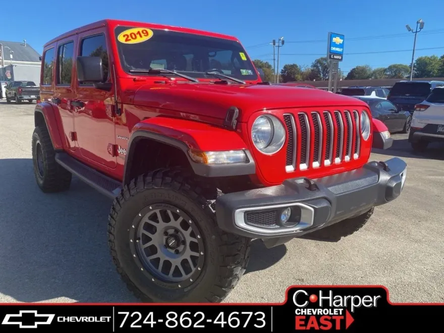 2019 Jeep Wrangler Unlimited Sahara photo 1