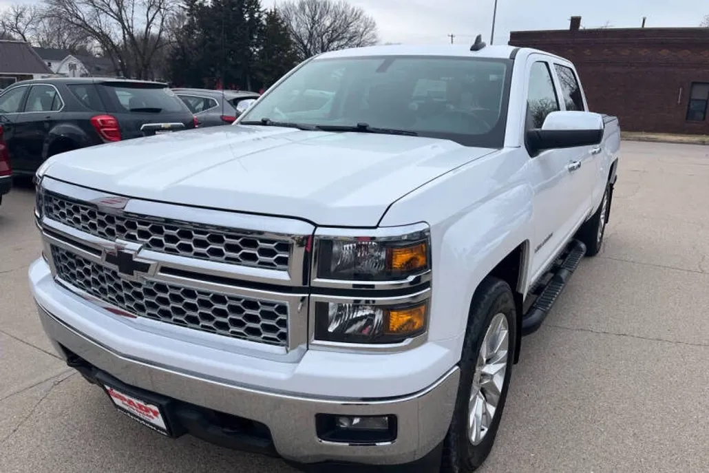 2015 Chevrolet Silverado 1500 LT photo 1