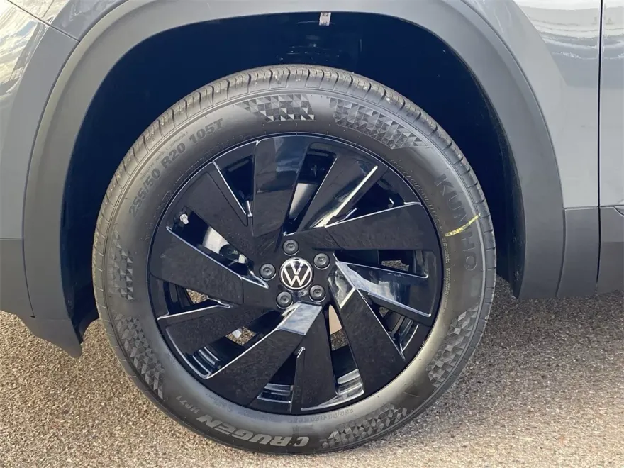 2026 Volkswagen Atlas SE Technology photo 1