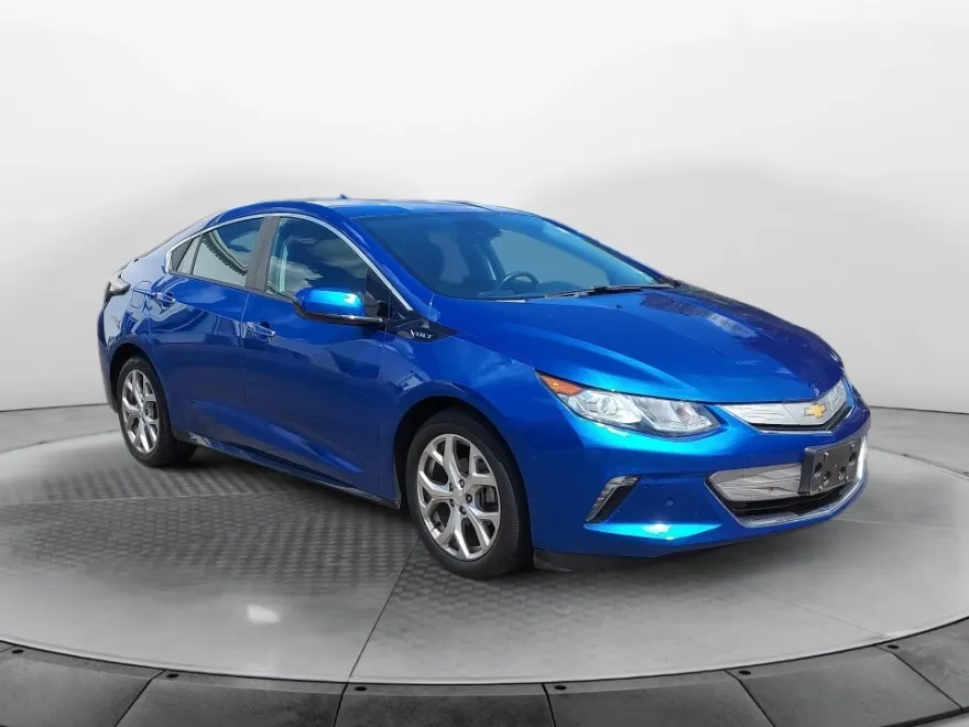 2017 Chevrolet Volt Premier photo 1