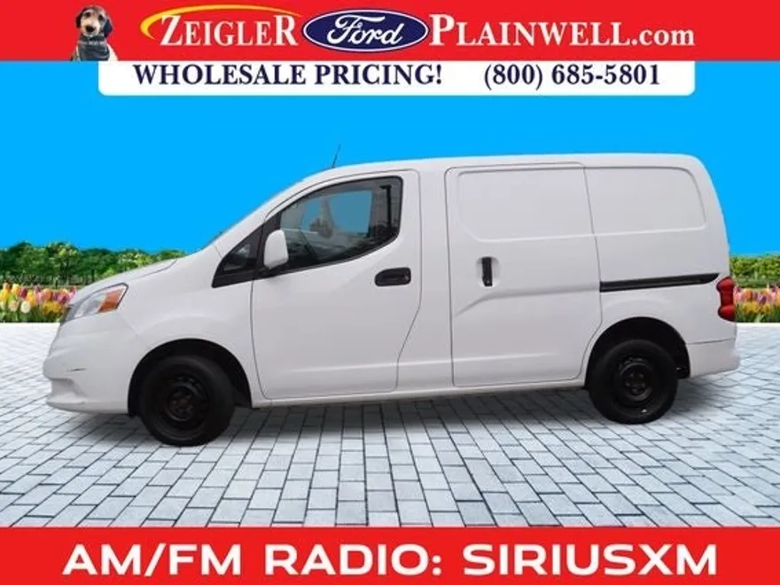 2020 Nissan NV200 SV photo 1