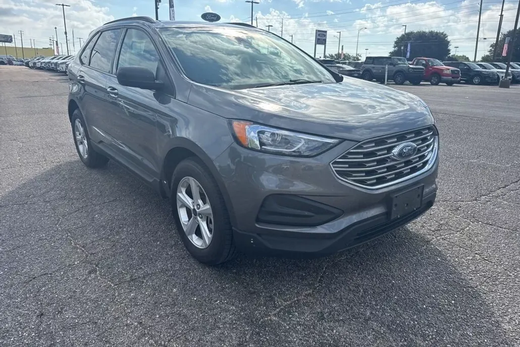 2022 Ford Edge SE photo 1