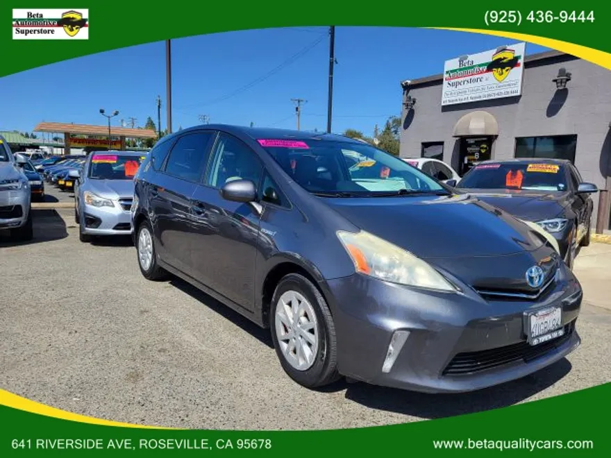 2012 Toyota Prius V Three photo 1