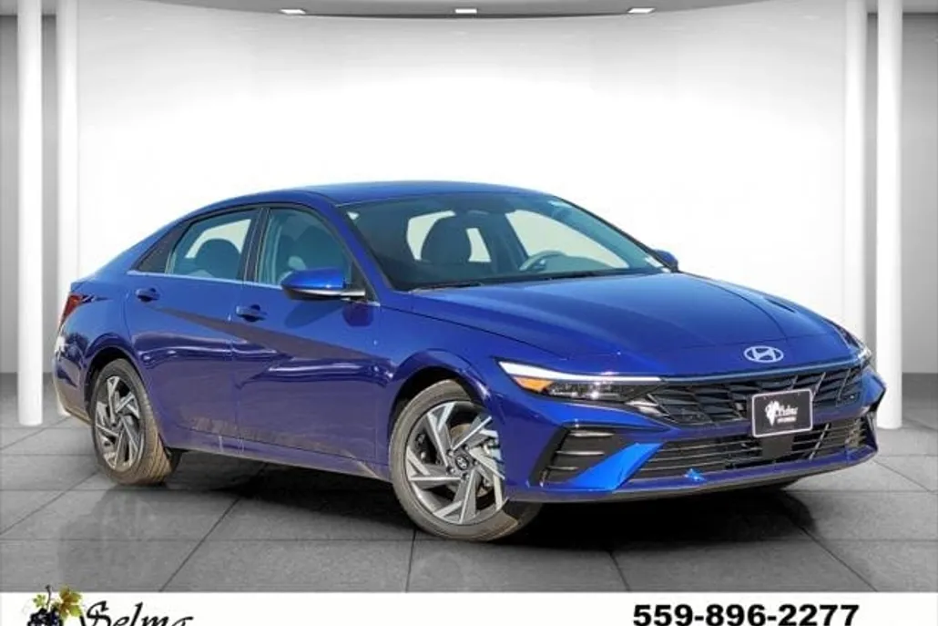 2025 Hyundai Elantra SEL Convenience photo 1