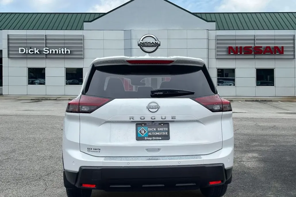 2026 Nissan Rogue SV photo 1