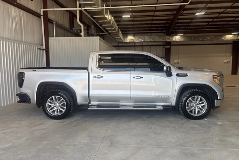2021 Gmc Sierra 1500 SLT photo 1