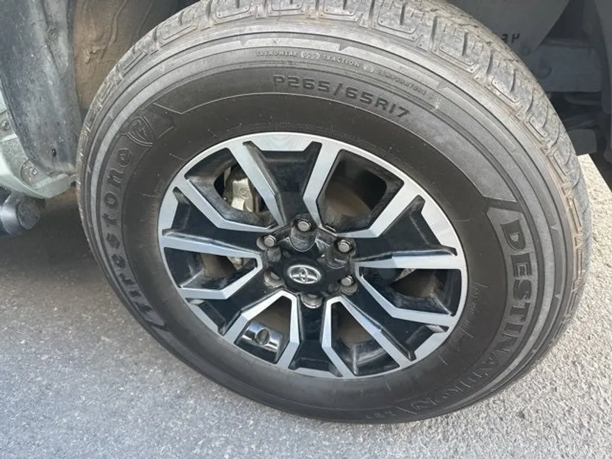 2023 Toyota Tacoma TRD Sport V6 photo 1