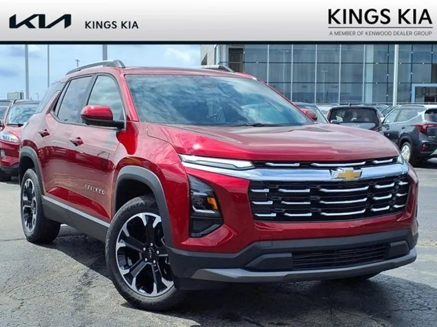 2025 Chevrolet Equinox LT photo 1
