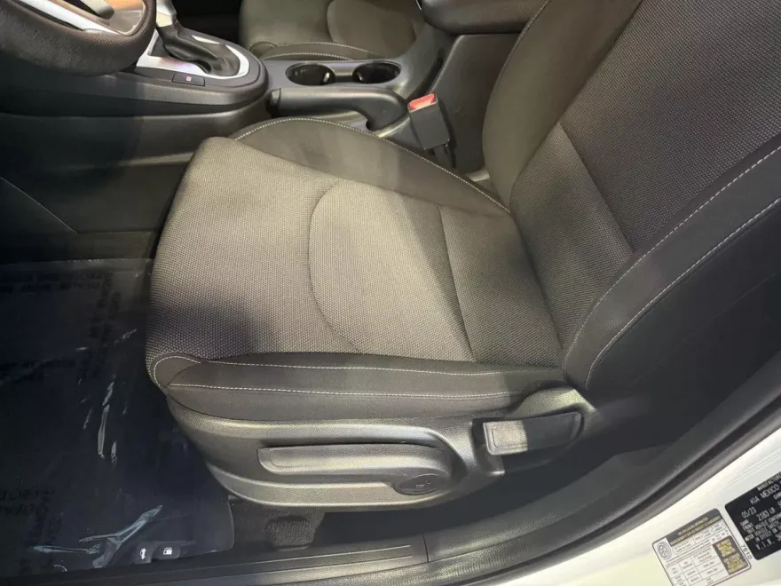 2023 Kia Forte LXS photo 10