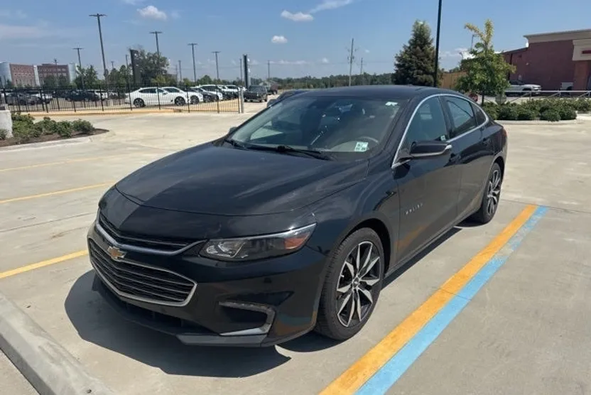 2018 Chevrolet Malibu 1LT photo 1