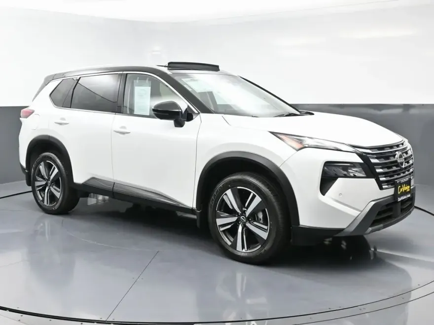 2024 Nissan Rogue SL photo 1