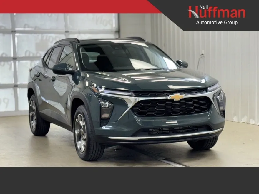 2025 Chevrolet Trax LT photo 1