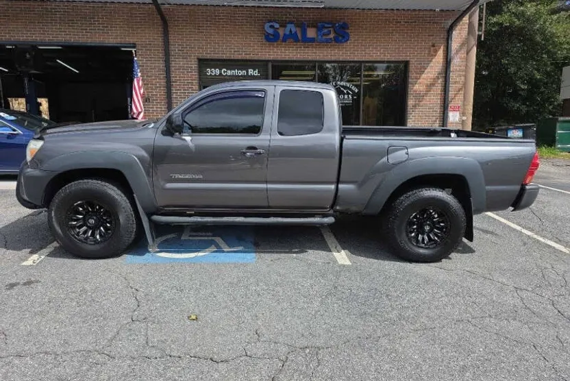 2014 Toyota Tacoma PreRunner photo 1