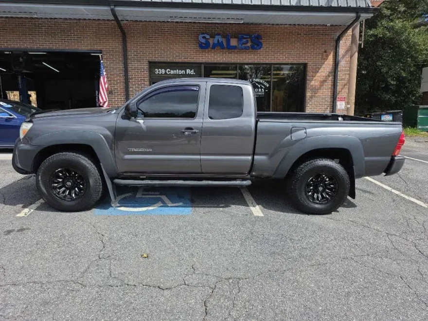 2014 Toyota Tacoma PreRunner photo 1