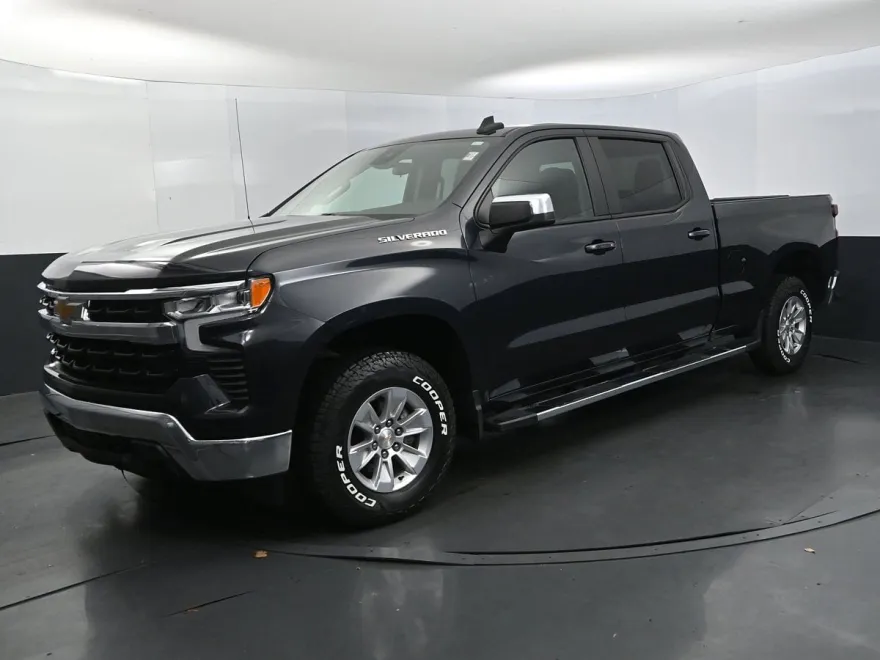 2024 Chevrolet Silverado 1500 LT photo 1
