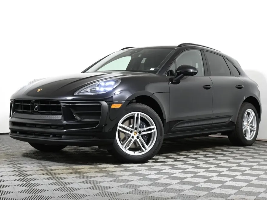 2025 Porsche Macan Base photo 1
